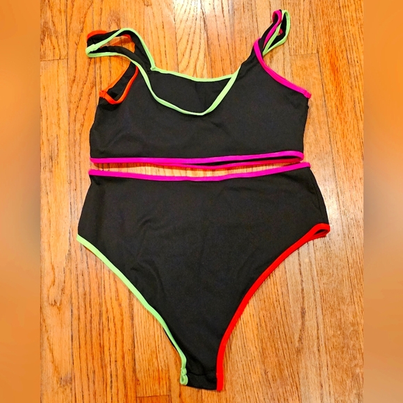 Black and neon color ribbed swimsuit 👙 Bikini - Picture 2 of 4